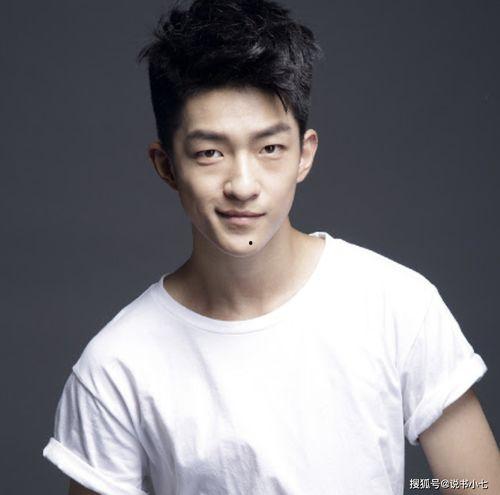 娱乐圈吃瓜屈楚萧是谁,娱乐圈吃瓜主角，揭秘其背后的故事