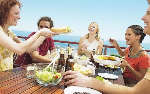 娱乐吃瓜酱带家里长辈